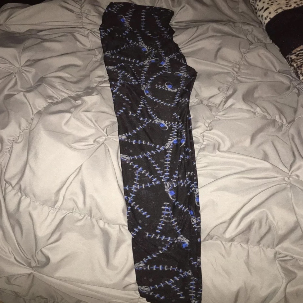 Lularoe one size zipper leggings